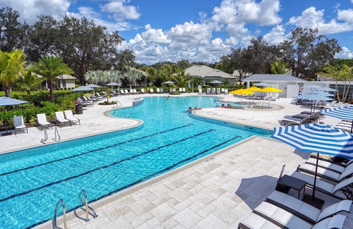 Gateway Condo | Gorgeous 2 Bedroom Condo Along The Golf Course w/ Club Amenities!