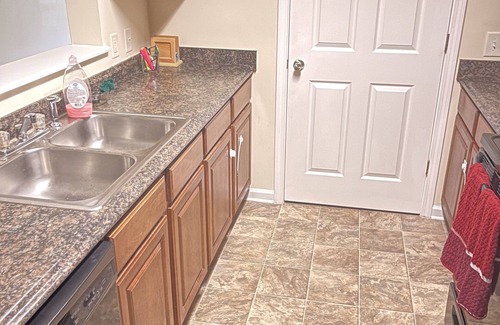 Lithonia Apartment | Gorgeous 2 Bedroom Condo in Stonecrest
