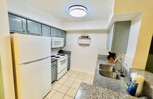 Indian Bayou Condo | Gorgeous 3 bed 2 bath condo with pool near beach