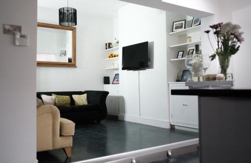 Lisburn House | Gorgeous 3 Bedroom Victorian Townhouse