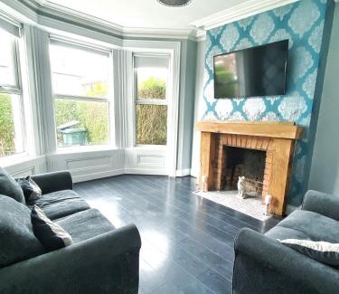 Lisburn House | Gorgeous 3 Bedroom Victorian Townhouse