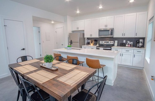 Denver Heights Apartment | Gorgeous 3 BR 2 BA Near Amazing Downtown