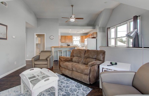Noblesville House | Gorgeous 5BR Home! Walk To Downtown Noblesville!