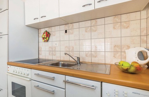 Lukovo Sugarje Apartment | Gorgeous apartment in Lukovo Sugarje