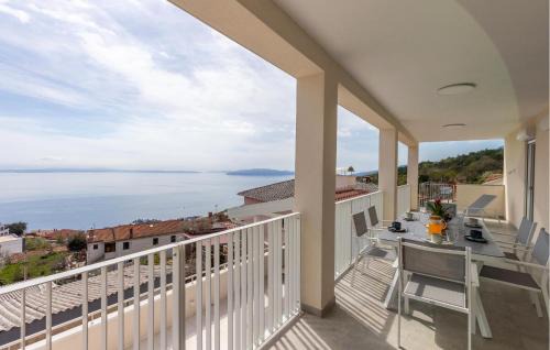 Bregi Apartment | Gorgeous Apartment In Bregi With Sauna