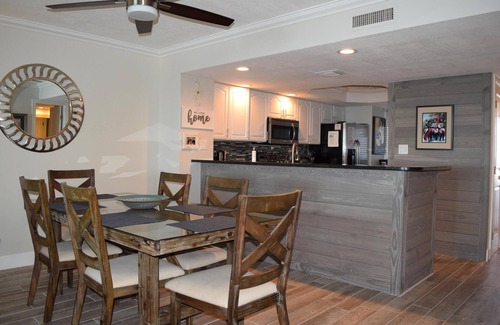 St. Tropez Condo | GORGEOUS BEACHFRONT VIEWS! FREE BEACH SET UP, PRIVATE BEACH, POOL, SPA, AND GYM