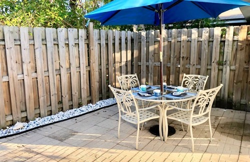 Key Biscayne Condo | Gorgeous Beachy Chic Condo in Key Biscayne, FL