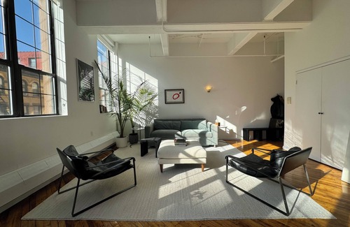 Hoboken Apartment | Gorgeous, Classic Corner Loft