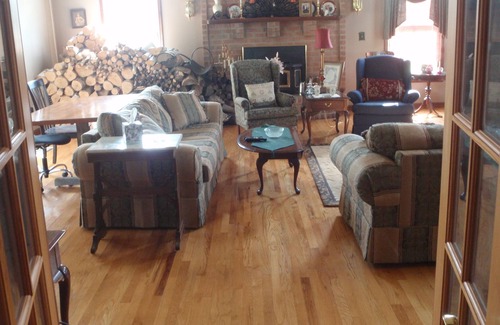 Butztown House | Gorgeous Colonial. Bethlehem area. Only parking for 2 cars. Great deck views
