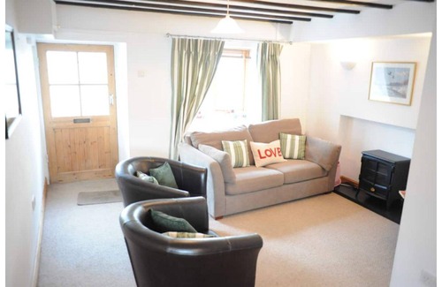 Llangernyw House | Gorgeous cottage in rural village