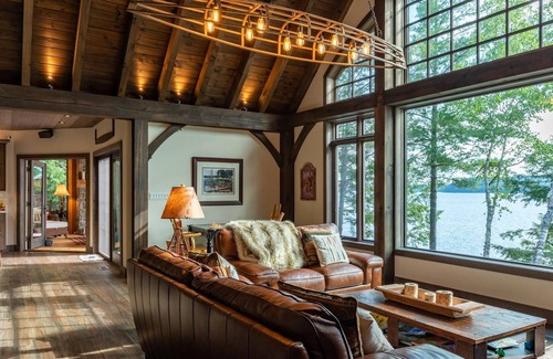 Lake of Bays Cottage | Gorgeous Family Cottage on Lake of Bays! Muskoka Room! Waterslide!