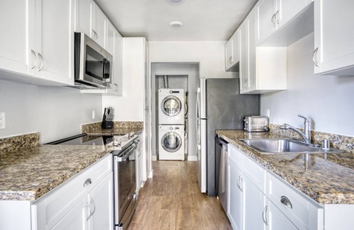 Foster City Apartment | Gorgeous Foster City 1BR w/Pool, W/D, Gym, near highways, by Blueground