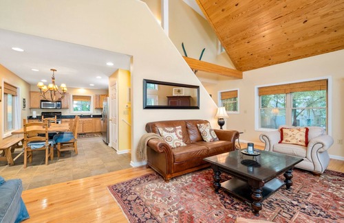 Chestnut Springs House | Gorgeous golf-front home with 2 living spaces, a fireplace, and high-speed wifi