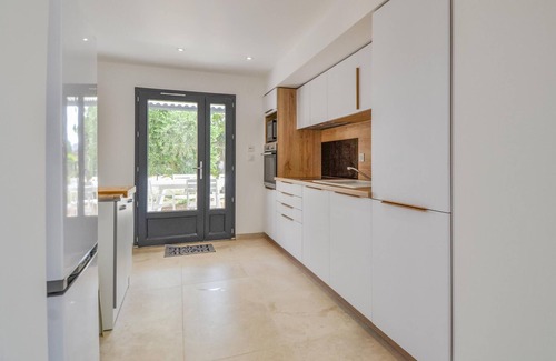 Saint-Martin-de-Crau House | Gorgeous home in Saint-Martin-de-Crau