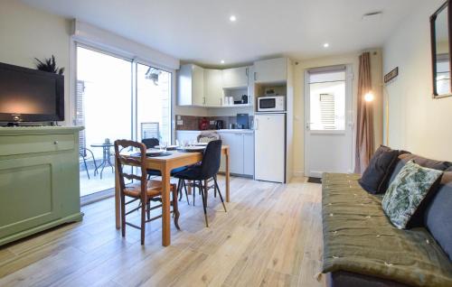 Esquay-sur-Seulles House | Gorgeous Home In Esquay-Sur-Seulles