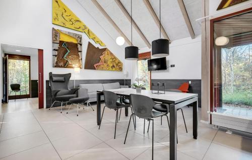 Grena Strand House | Gorgeous Home In Grenaa With Wifi