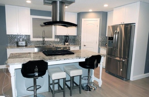 Northeast Minneapolis Arts District House | Gorgeous Home in Heart of Northeast's Art District! Just 10 min from Downtown!