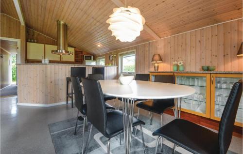 Hejlsminde Strand House | Gorgeous Home In Hejls With Wifi