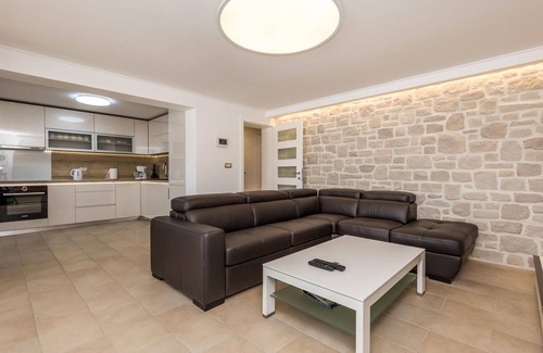 Lopar House | Gorgeous home in Lopar
