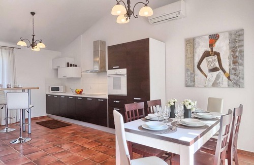 Brnobici House | Gorgeous home in Porec