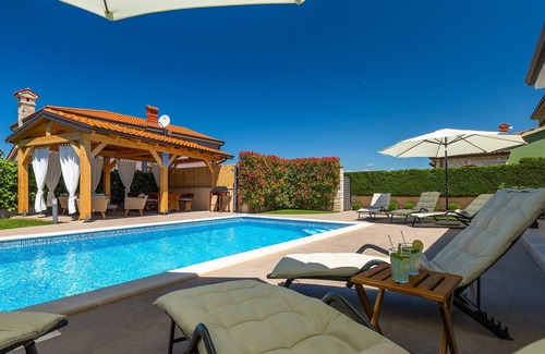 Galizana House | Gorgeous home in Pula