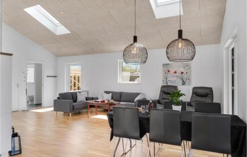 Hoensinge House | Gorgeous Home In Vig With Kitchen