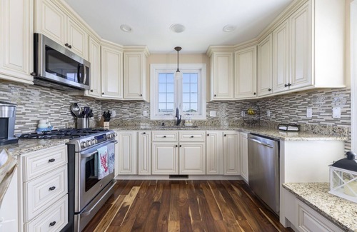 Kenyon House | Gorgeous home with water views,Walk to Sand Hill Cove