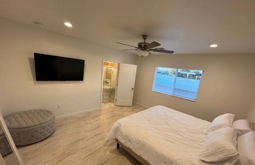 Limberlost House | Gorgeous House, King Suite, Central Location.