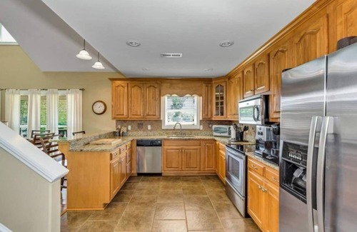 Athens House | Gorgeous Lake Home at Wheeler Reservoir Athens AL