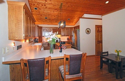 Wind Lake House | Gorgeous Lake Home Retreat!!
