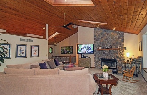 Wind Lake House | Gorgeous Lake Home Retreat!!