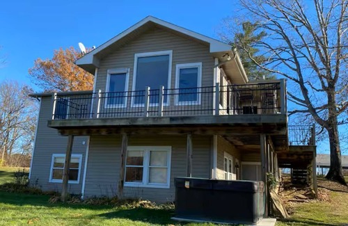 Kenton House | Gorgeous Lake House with In-ground pool