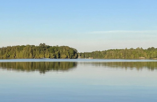 Muskoka Lakes House | Gorgeous Lake Muskoka Retreat with Hot Tub and Sauna