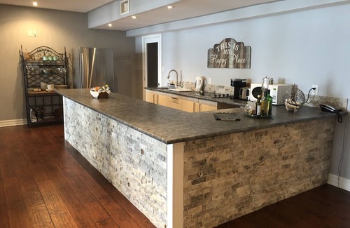 Dunsford Cottage | Gorgeous Lakehouse apartment on Sturgeon Lake