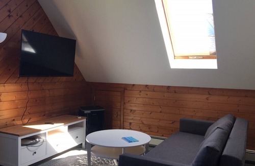 Camden Apartment | Gorgeous, large, sunny, private, quiet studio apartment