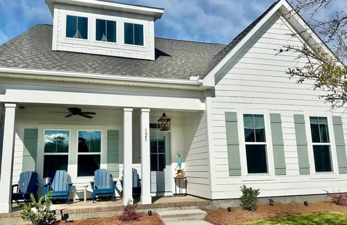 Morehead City House | Gorgeous NEW 5-bed, 3.5-bath home next to Taylor's Creek!