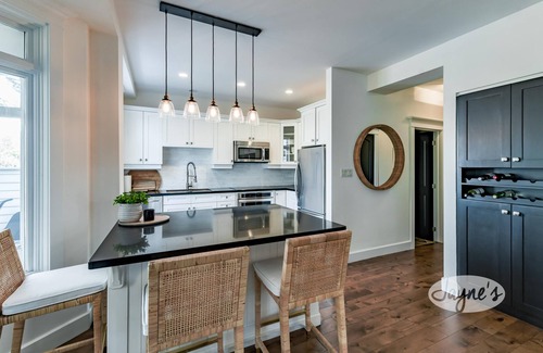 Port Carling Villa | Gorgeous newly renovated Villa at the prestigous Lake Joe Club Resort!