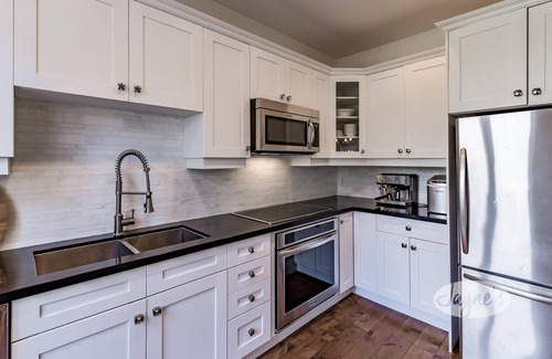 Port Carling Villa | Gorgeous newly renovated Villa at the prestigous Lake Joe Club Resort!