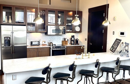 Old City Apartment | Gorgeous one bedroom, 1.5 bath apartment in the heart of the Old City, Knoxville