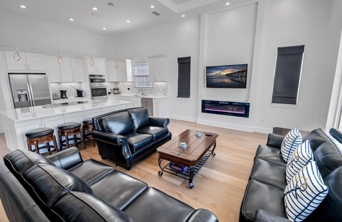Palm Harbor House | Gorgeous, pet-friendly home w. heated pool, game room