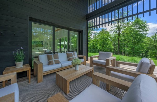 Great Barrington House | Gorgeous Private Contemporary WALK TO TOWN!