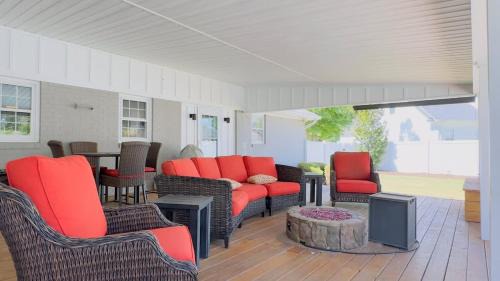 North Myrtle Beach House | Gorgeous Private Villa Pool Hot tub
