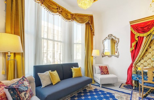 St. Helen's Apartment | Gorgeous Regal Flat in Prime London - Spacious & Unique