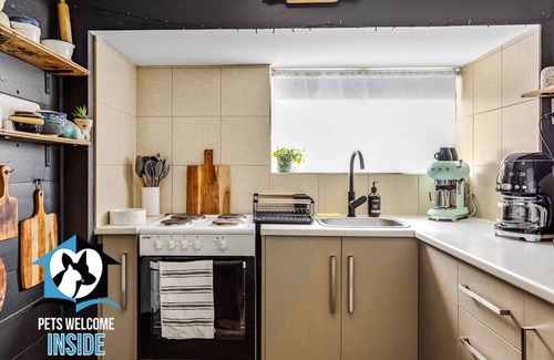 Victor Harbor House | Gorgeous Renovated Cottage in Heart of Victor Harbor