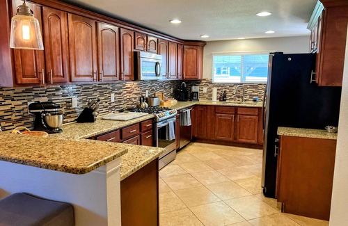 Englewood House | Gorgeous, renovated 1930s bungalow in Englewood!