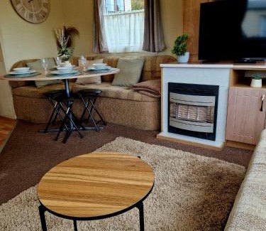 Aberystwyth House | Gorgeous Sea Viev 3 Bedroom Delta Bromley Deluxe