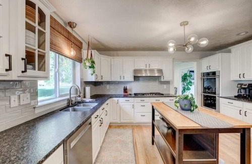 Southwest Ada County Alliance House | Gorgeous Sunsets ~ Entertain ~ Peaceful ~ 5BR