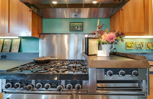 Healdsburg House | Gorgeous Views, Pool and Hot Tub, 12 mins to HB Plaza