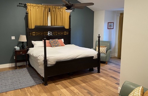 Camas House | Gorgeous vintage home near Portland airport and Columbia River Gorge