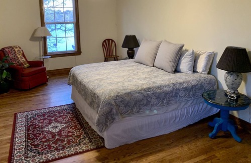 Checotah House | Gorgeous waterfront property, tons of room, sleeps 12 3200 sqft